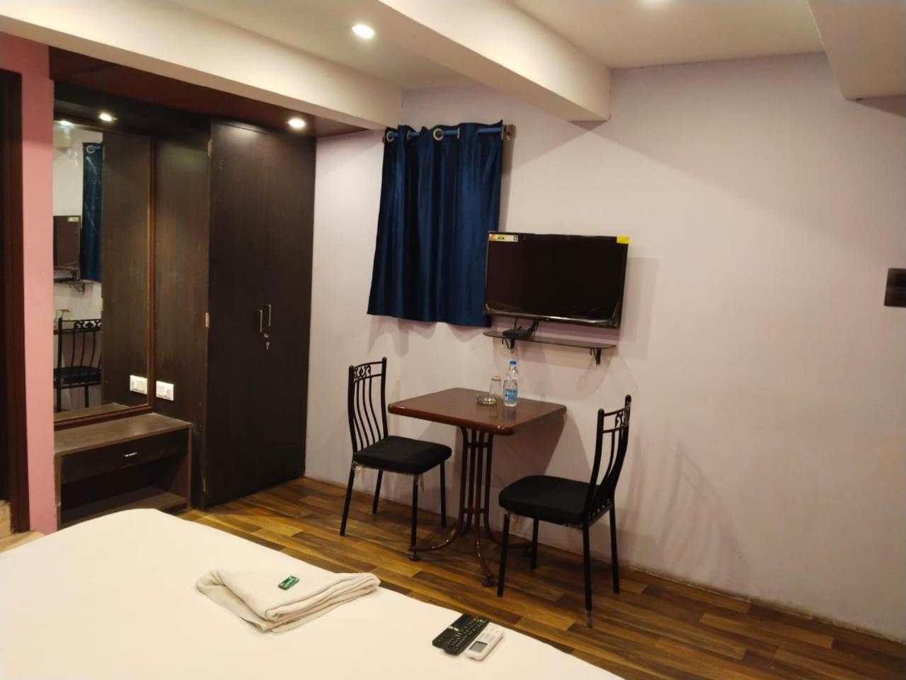 Hotel Ucs Kolkata Ngoại thất bức ảnh