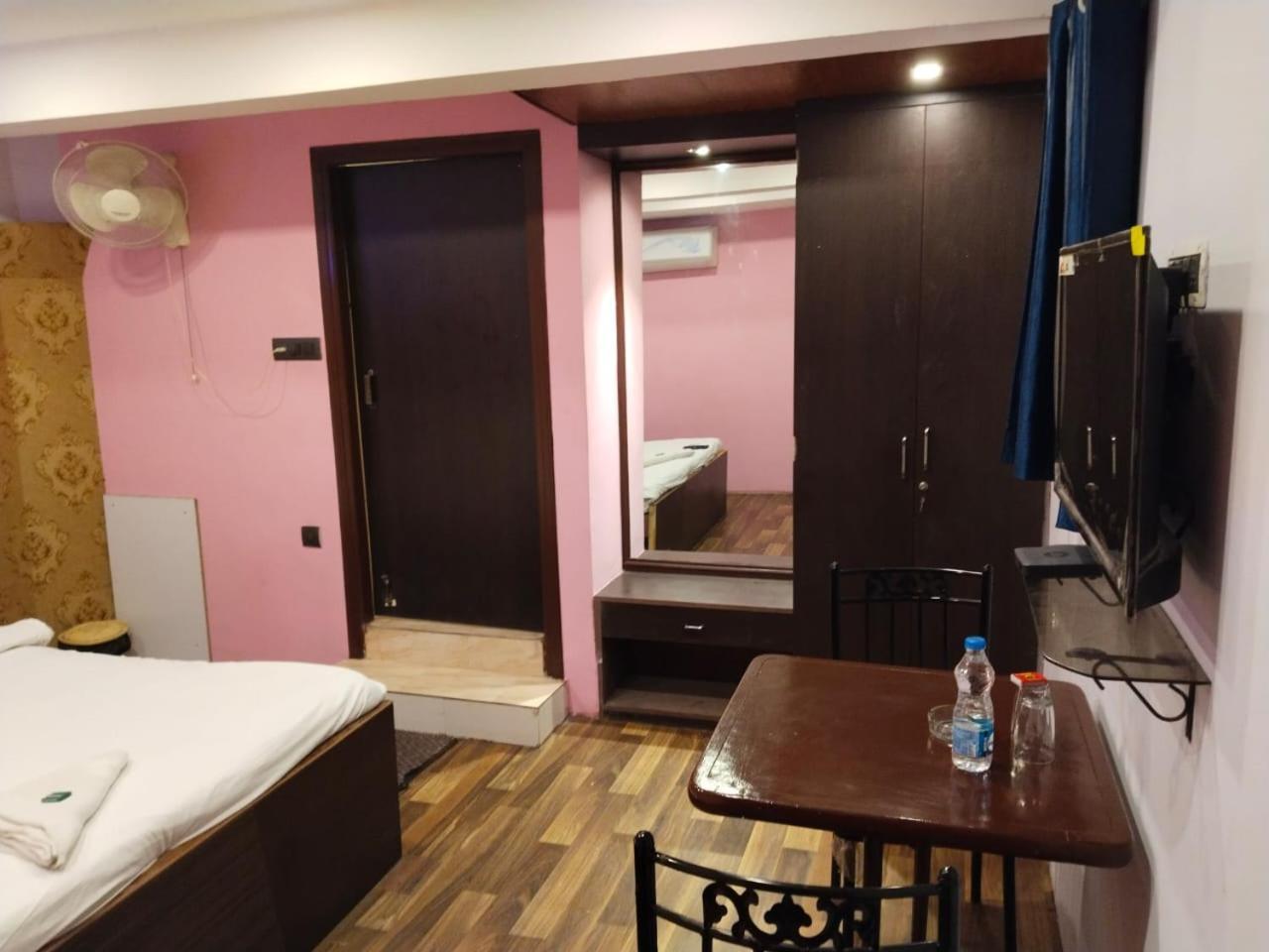 Hotel Ucs Kolkata Ngoại thất bức ảnh