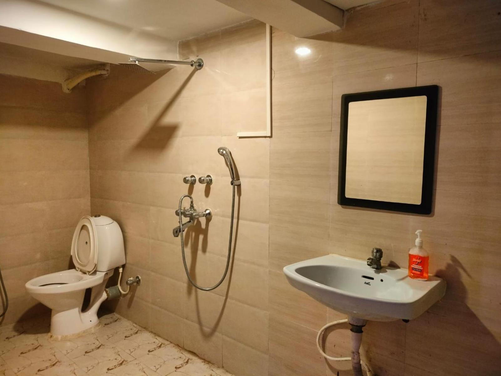 Hotel Ucs Kolkata Ngoại thất bức ảnh